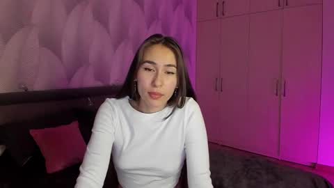 Snapshot of shy_bambiii chatting on 03.09.25 Mika online show from 03.09.25