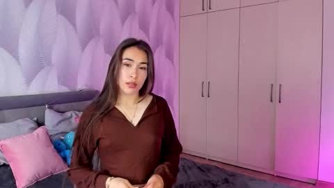 Snapshot of shy_bambiii chatting on 09.14.25 Mika online show from 09.14.25