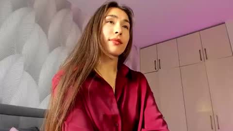 Snapshot of shy_bambiii chatting on 09.27.25 Mika online show from 09.27.25