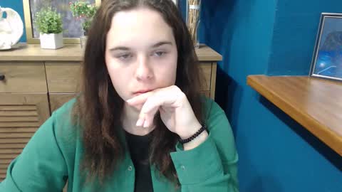 Snapshot of shy_lil chatting on 09.19.25 shy_lil online show from 09.19.25