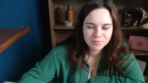 Snapshot of shy_lil chatting on 10.09.25 shy_lil online show from 10.09.25