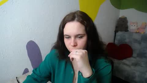 Snapshot of shy_lil chatting on 11.04.25 shy_lil online show from 11.04.25
