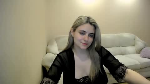 Snapshot of shy_sabrina_ chatting on 04.01.26 shy_sabrina_ online show from 04.01.26