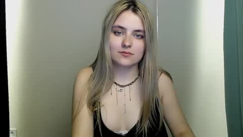 Snapshot of shy_sabrina_ chatting on 04.16.26 shy_sabrina_ online show from 04.16.26