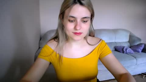 Snapshot of shy_sabrina_ chatting on 04.29.26 shy_sabrina_ online show from 04.29.26