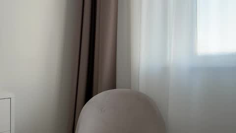 shy_schoolgirl_ online show from 12.21.25