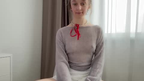 Snapshot of shy_schoolgirl_ chatting on 03.03.26 shy_schoolgirl_ online show from 03.03.26