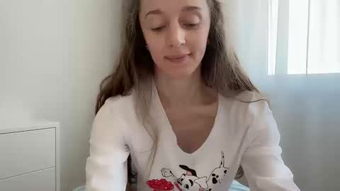Snapshot of shy_schoolgirl_ chatting on 03.18.26 shy_schoolgirl_ online show from 03.18.26
