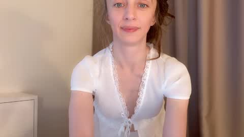 Snapshot of shy_schoolgirl_ chatting on 05.18.26 shy_schoolgirl_ online show from 05.18.26