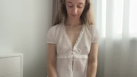 Snapshot of shy_schoolgirl_ chatting on 05.20.26 shy_schoolgirl_ online show from 05.20.26