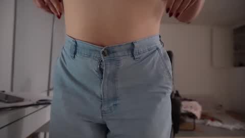 Snapshot of shybabyangel777 chatting on 09.13.25 bella online show from 09.13.25