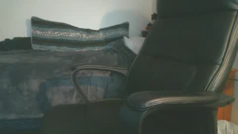 shyboyhugecum2020 online show from 03.17.26