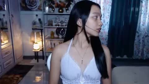 Snapshot of shygirl_lyn chatting on 05.26.26 lyn online show from 05.26.26
