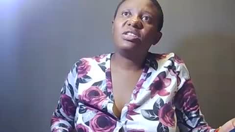 Snapshot of shymilfxx chatting on 03.18.26 shymilfxx online show from 03.18.26