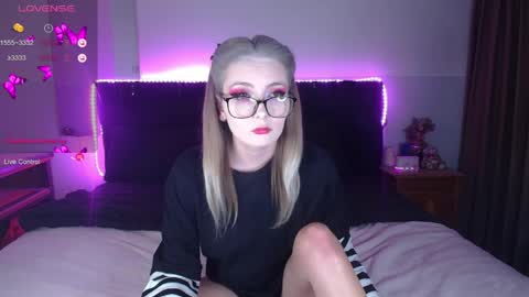 Snapshot of shysweetrish chatting on 03.29.26 shysweetrish online show from 03.29.26