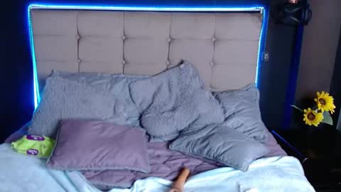 Snapshot of shyvibes_ chatting on 03.09.25 CALL ME  CHARLOTTE online show from 03.09.25