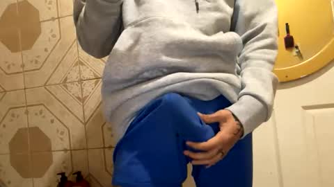 Snapshot of shyyyguyyy59 chatting on 02.18.26 shyyyguyyy59 online show from 02.18.26