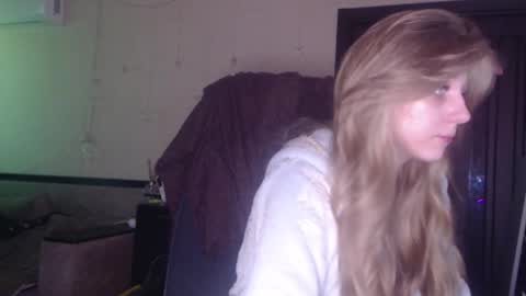 Snapshot of sia_events chatting on 12.19.25 Anastasia online show from 12.19.25