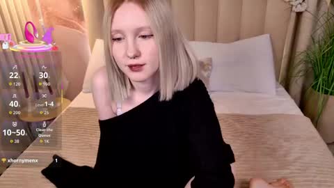 Snapshot of sia_hart chatting on 05.10.26 Sia online show from 05.10.26