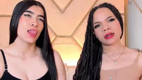 Siara and Zoe tattoo online show from 12.18.25