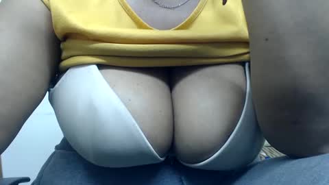 Snapshot of siblley chatting on 02.05.25 sara online show from 02.05.25