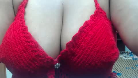 Snapshot of siblley chatting on 02.13.25 sara online show from 02.13.25