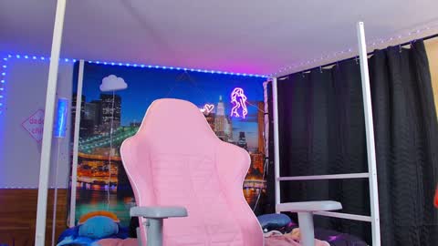 Snapshot of siclianprincess chatting on 03.27.26 Miss Meadow Gotti Romano online show from 03.27.26