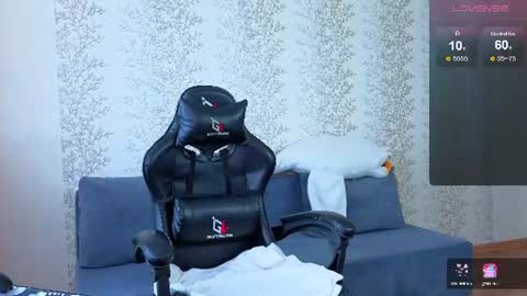 Snapshot of sidny_blush chatting on 06.26.26 Sidny online show from 06.26.26