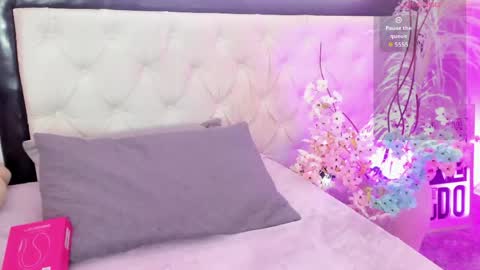 Snapshot of siena_fox chatting on 04.04.26 Siena online show from 04.04.26