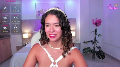 Snapshot of sienna_luxor chatting on 04.27.26 siiena online show from 04.27.26