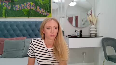 Sienna online show from 09.14.25