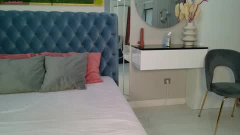 Sienna online show from 02.25.26