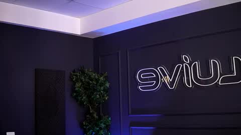 Sienna online show from 10.17.25