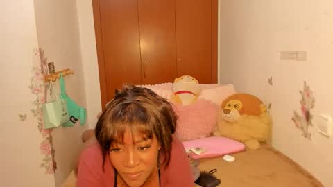 Snapshot of sierra_violet chatting on 05.08.26 sierra_violet online show from 05.08.26