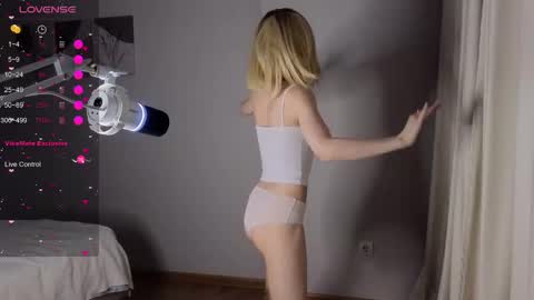 silly___woman online show from 03.26.26