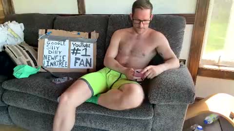 Snapshot of sillydillynewfie chatting on 06.17.26 Silly Dilly Newfie online show from 06.17.26