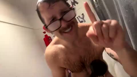 Snapshot of sillydillynewfie chatting on 06.25.26 Silly Dilly Newfie online show from 06.25.26