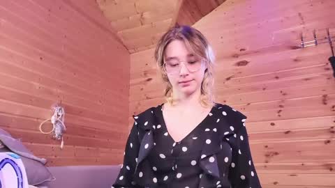 Snapshot of silva_tailll chatting on 04.19.26 silva online show from 04.19.26