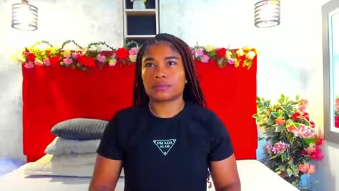 Snapshot of silvannafit chatting on 04.26.26 Silvana Fit online show from 04.26.26