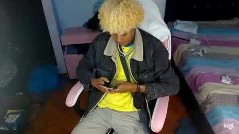 Snapshot of silverspice_ chatting on 12.01.25 Silver Spice online show from 12.01.25