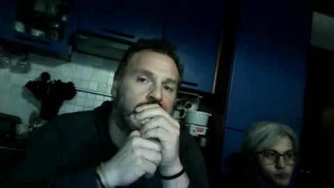 Snapshot of simodav chatting on 02.17.26 simodav online show from 02.17.26