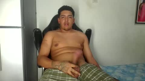 Snapshot of simon222_hot chatting on 02.28.26 simonxxl online show from 02.28.26