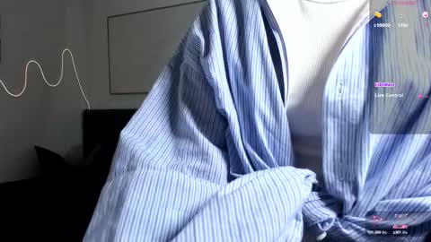 Snapshot of simonagerry chatting on 09.28.25 SimonaGerry online show from 09.28.25