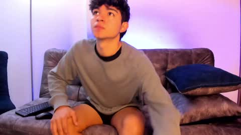 Snapshot of simonlambert__ chatting on 12.24.24 Simon online show from 12.24.24