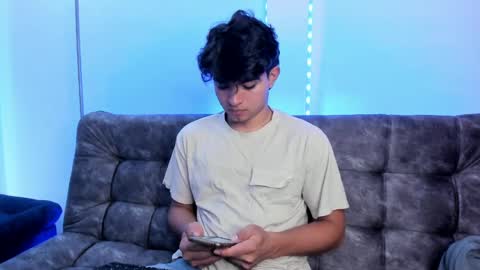 Snapshot of simonlambert__ chatting on 01.18.25 Simon online show from 01.18.25