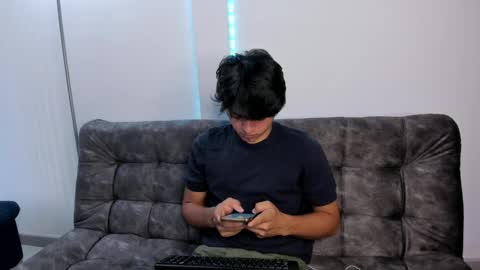 Snapshot of simonlambert__ chatting on 01.20.25 Simon online show from 01.20.25