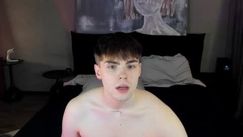 Snapshot of simonwnl chatting on 12.06.24 Simon online show from 12.06.24