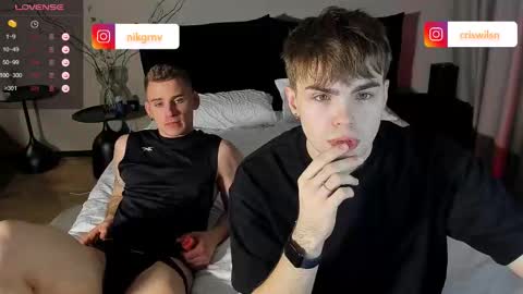 Snapshot of simonwnl chatting on 02.15.25 Simon online show from 02.15.25