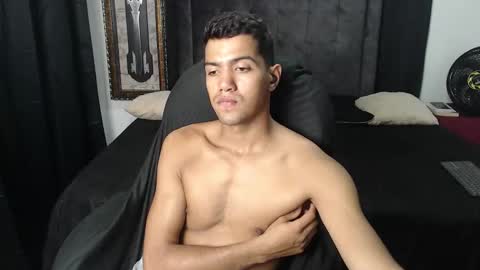 Snapshot of simple_guyy chatting on 10.21.25 Andrey online show from 10.21.25