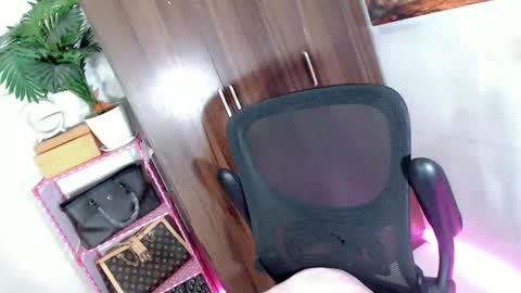 Snapshot of simplepinayx chatting on 04.22.26 call me nath online show from 04.22.26